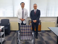 札幌医科大学附属病院様へ車椅子を寄贈